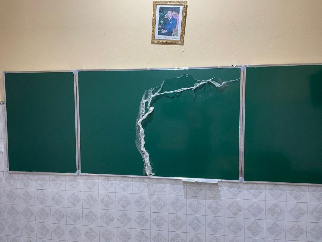 Comment bien choisir un tableau scolaire pour votre salle de classe ? 1 Tableau interactif avec écran tactile pour écoles marocaines